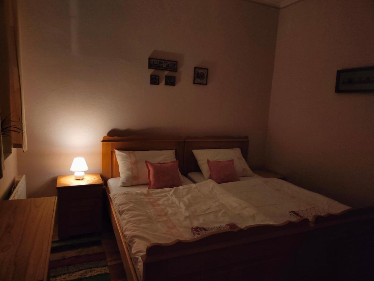 Ethno&Coffee House Tulip Bed & Breakfast Glozan Ngoại thất bức ảnh