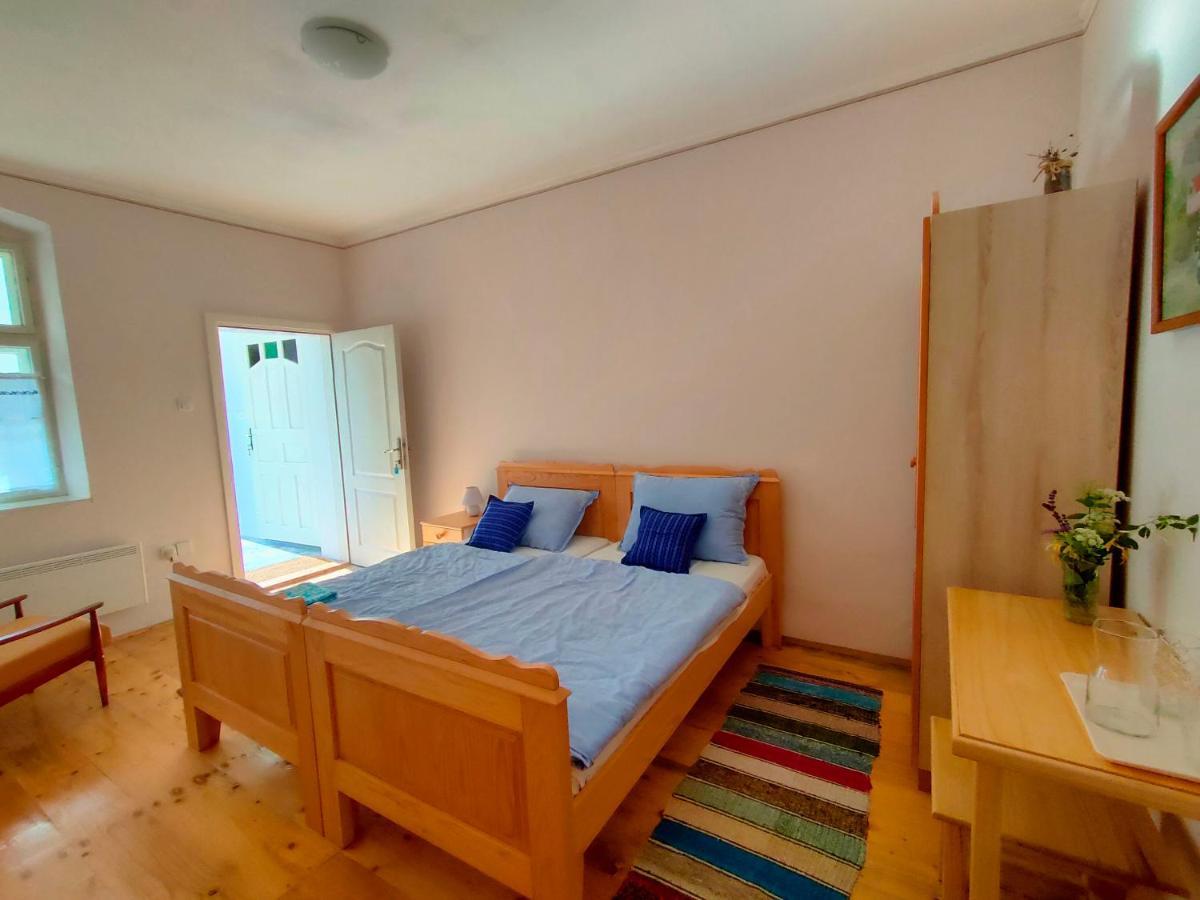 Ethno&Coffee House Tulip Bed & Breakfast Glozan Ngoại thất bức ảnh