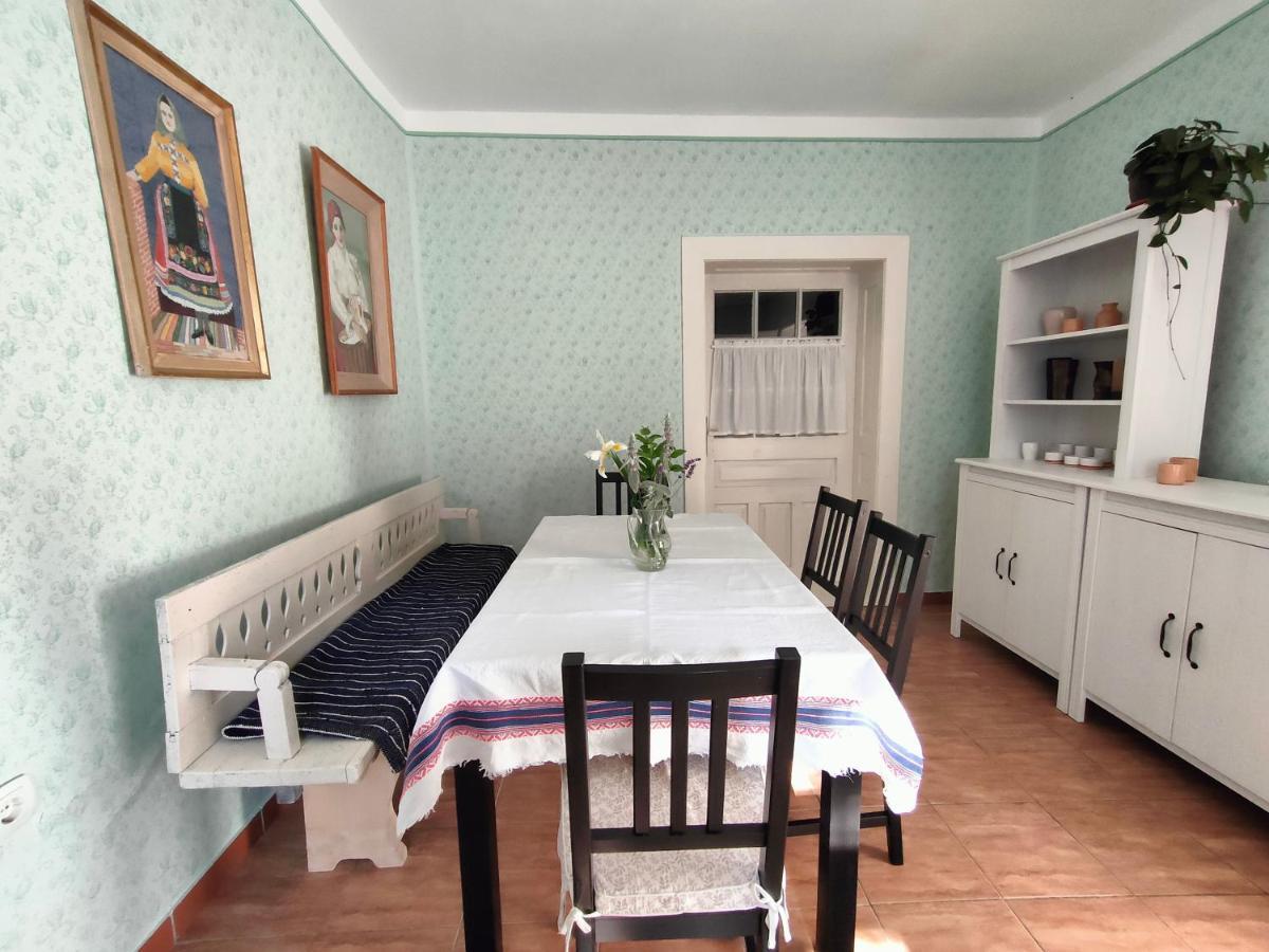 Ethno&Coffee House Tulip Bed & Breakfast Glozan Ngoại thất bức ảnh
