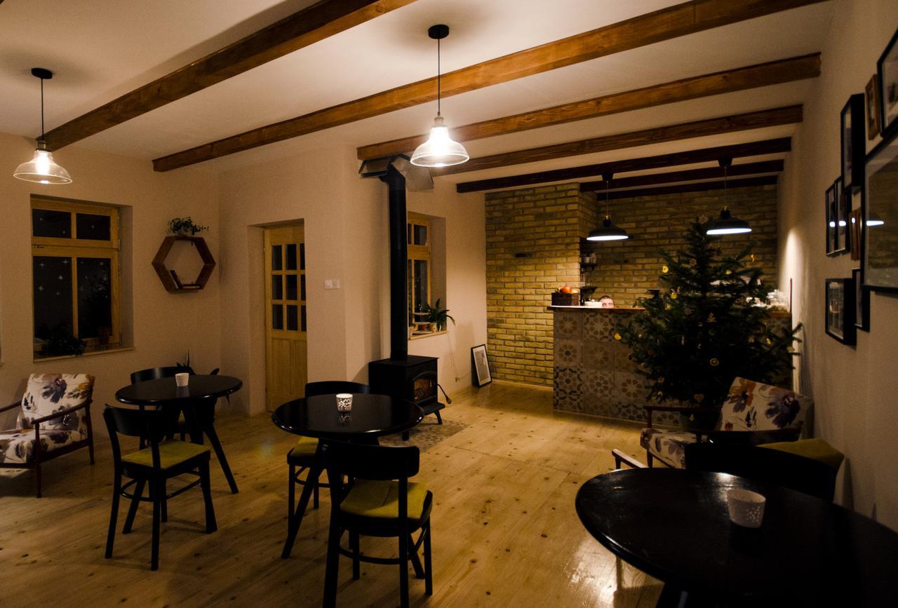Ethno&Coffee House Tulip Bed & Breakfast Glozan Ngoại thất bức ảnh